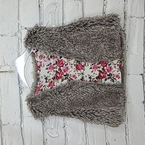 TJ Maxx Reversible Soft Fuzzy Faux Fur Floral Open Front Vest Jacket in Tan/Pink